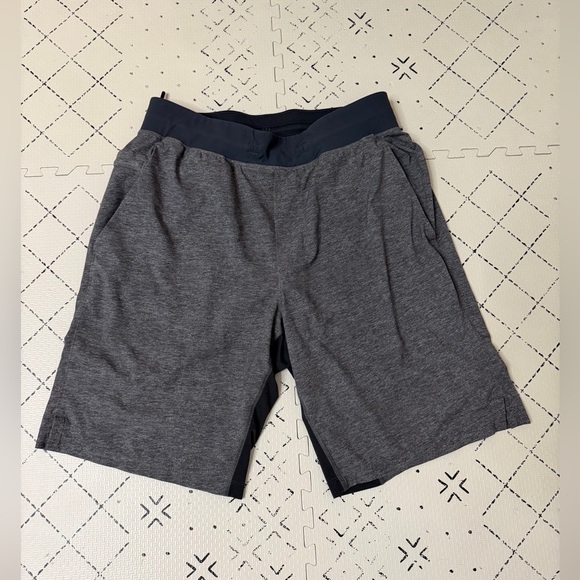 Lululemon T.H.E. Short 9" Linerless Gravel Dust Asphalt Grey Shorts‎ medium - Picture 4 of 10